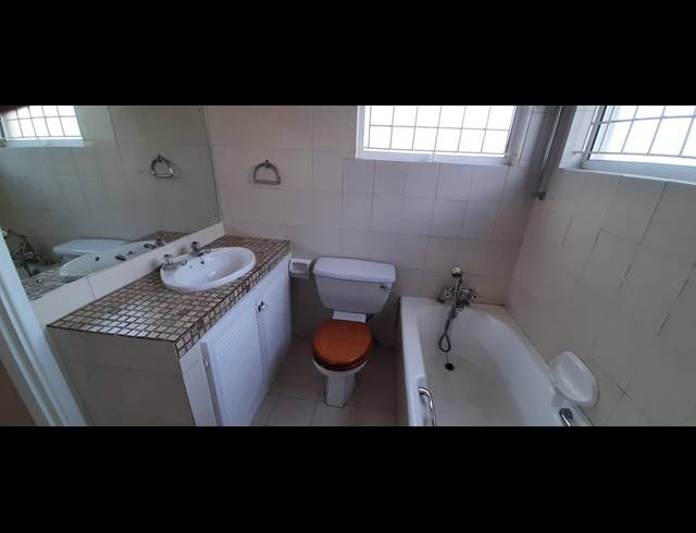 2 BEDROOM FLAT RENTED IN MORNINGSIDE